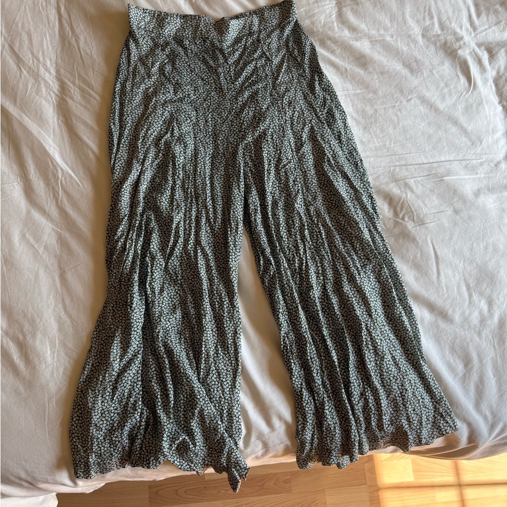 Flowy Green and White Patterned Pants